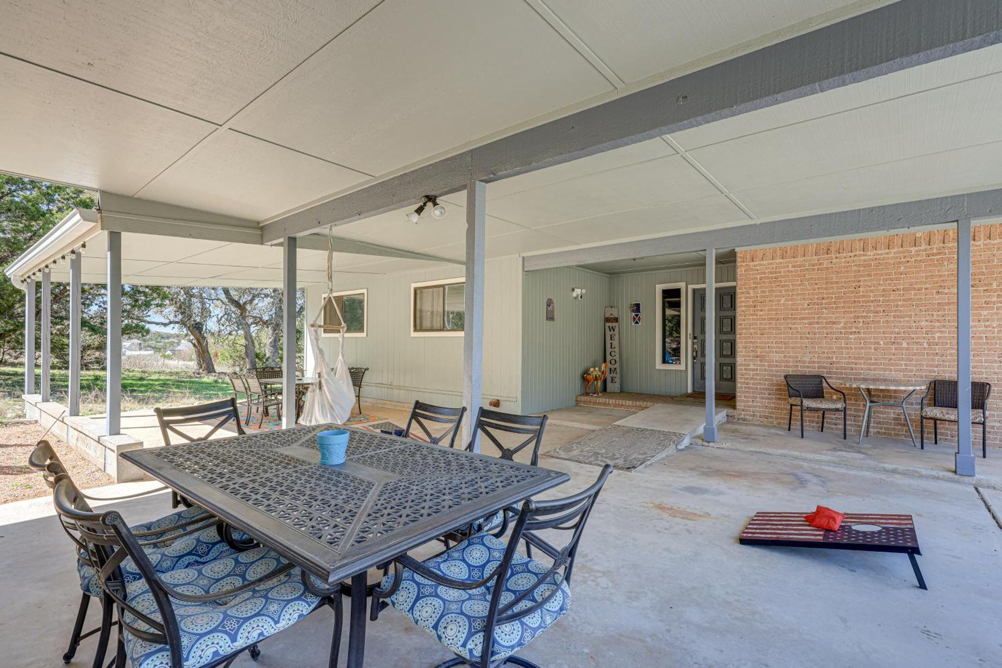 Home With Sunroom And Fire Pit - Near Canyon Lake! Esterno foto